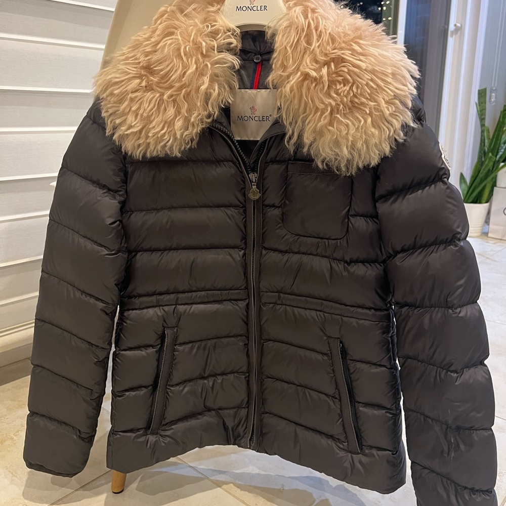 Moncler Abelia Shearling-Collar Quilted Coat in Charcoal - Girls Size 12
